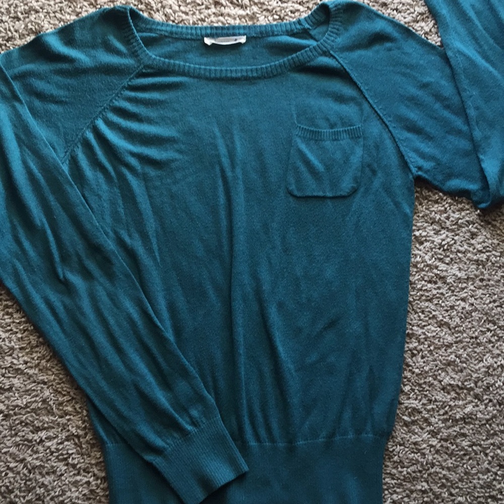 Lightweight spring sweater. Will split shipping